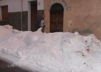 156118 361538290567100 188621294 n 350x250 - Forti temporali nell'entroterra Sassarese visti dalla webcam di Alghero