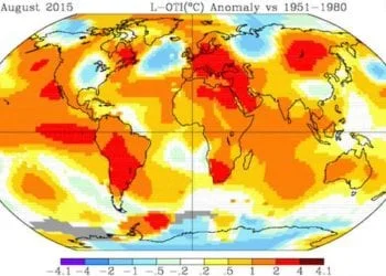 agosto 2015 anomalie superficie terrestre 350x250 - Temperature in netto calo, oggi quasi ovunque sotto 30°C