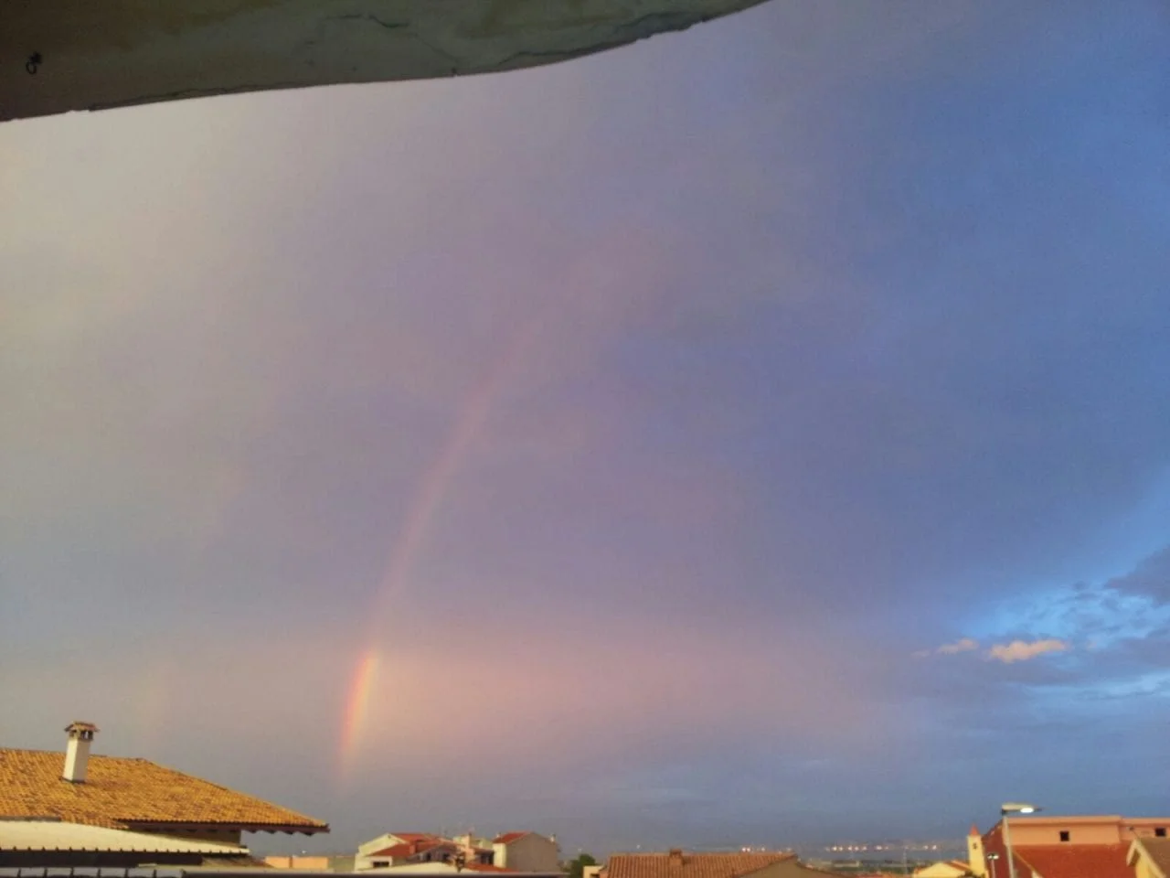 Capoterra - "Mammatus" e doppio arcobaleno tra Pirri e Capoterra