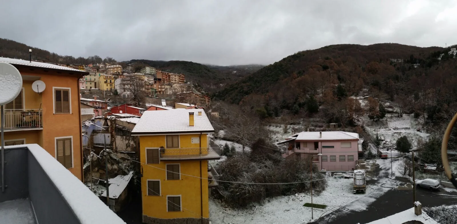 Desulo1 - Desulo, la neve cade abbondante: foto e video in real time