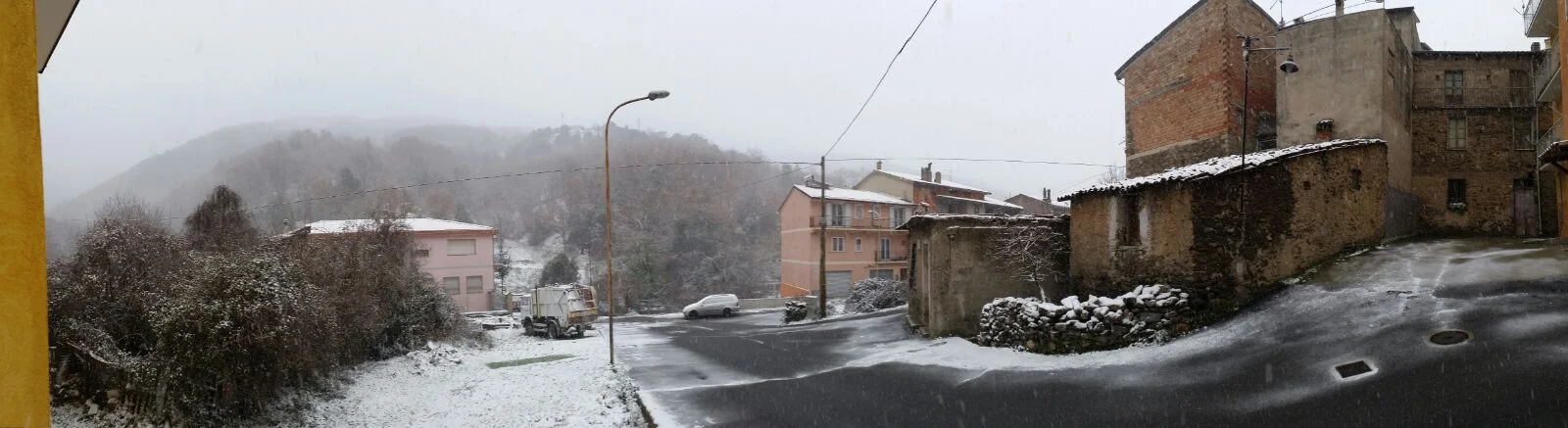 Desulo2 - Desulo, la neve cade abbondante: foto e video in real time