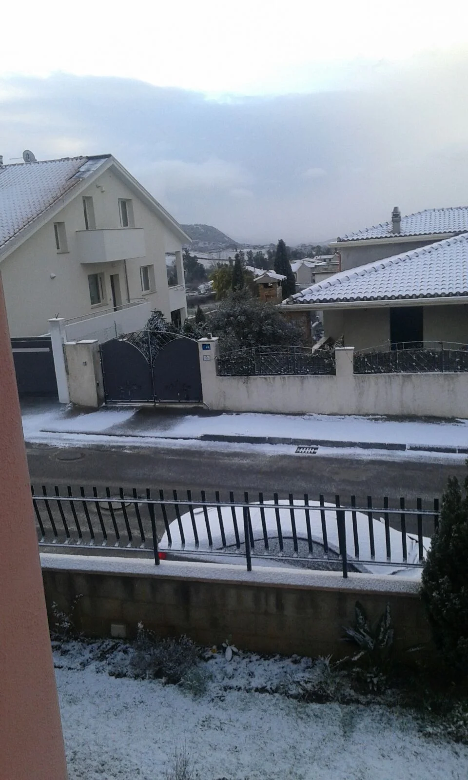 IMG 20160116 WA0001 - Risveglio con la neve anche su Nuoro