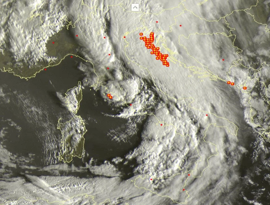 03 03 2016 08 03 57 - Rapido sguardo al satellite: ecco cosa sta accadendo