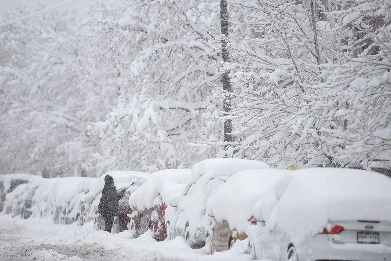 Blizzard Denver - Clima pazzo USA: in 24 ore dai 20°C di primavera a 30 cm di neve!