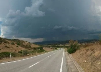 Nuoro temporali 350x250 - Alghero, meteo in peggioramento, possibile pioggia e temporale. Da lunedì meteo soleggiato e poi caldo normale