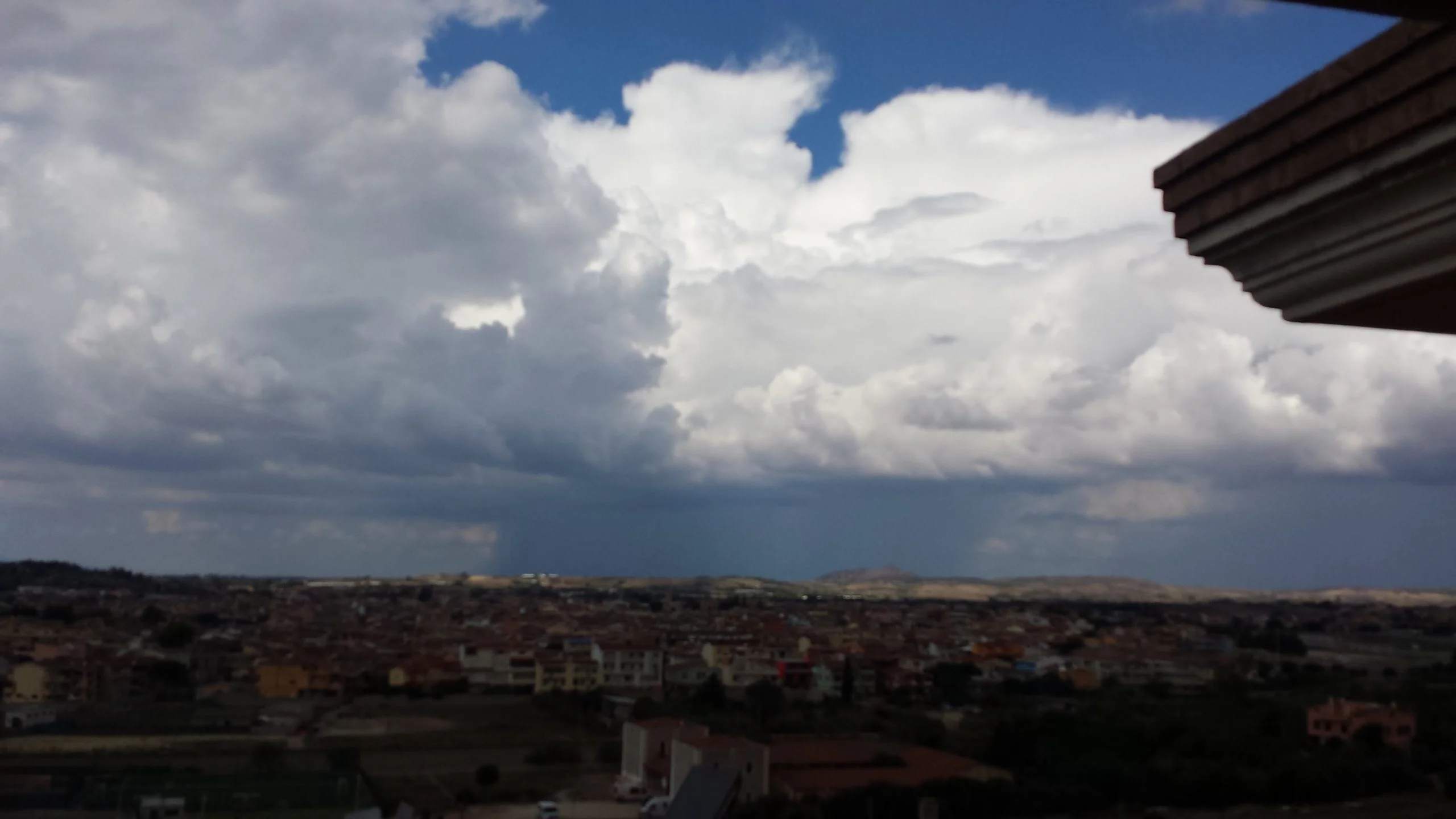 20160925 134734 - Nuovi intensi rovesci hanno bagnato la domenica in Sardegna