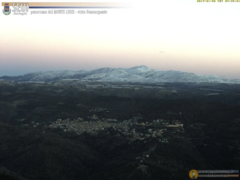 lusei - Nella notte è caduta la neve sul Gennargentu