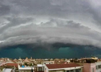 shelf cloud su cagliari 350x250 - Meteo Sassari: pomeriggio variabile, occhio ai rovesci