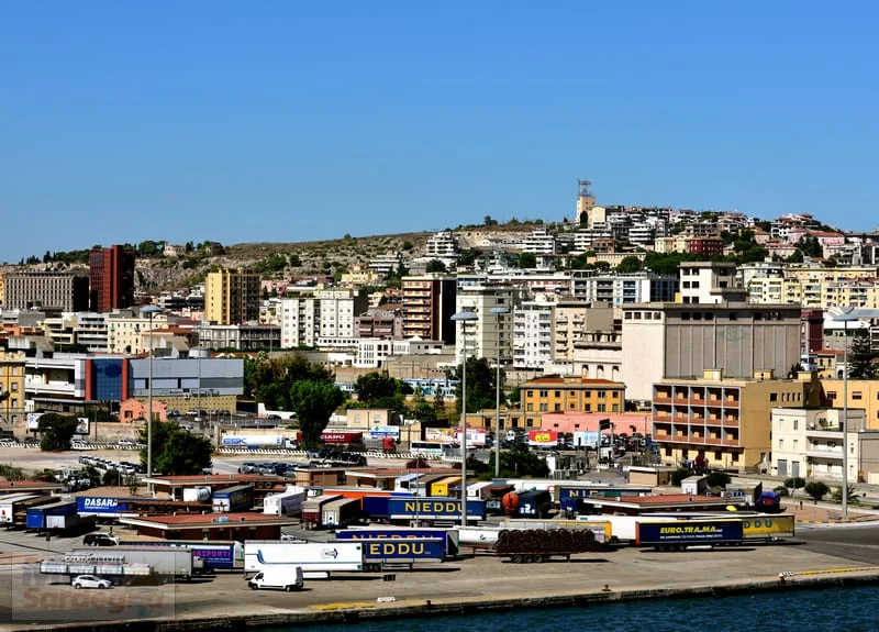 shutterstock 1062774833 - Meteo Cagliari, troppo caldo. Nuovi temporali